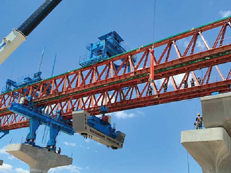 节段拼装架桥机